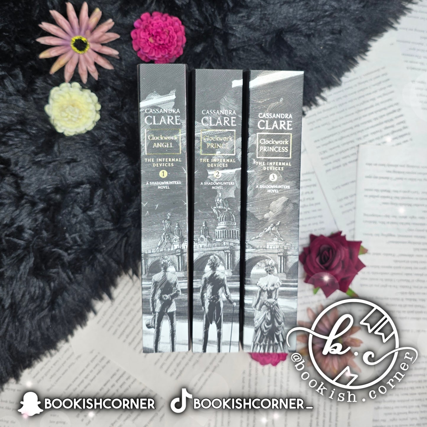 Clockwork Angel (set) By Cassandra Clare