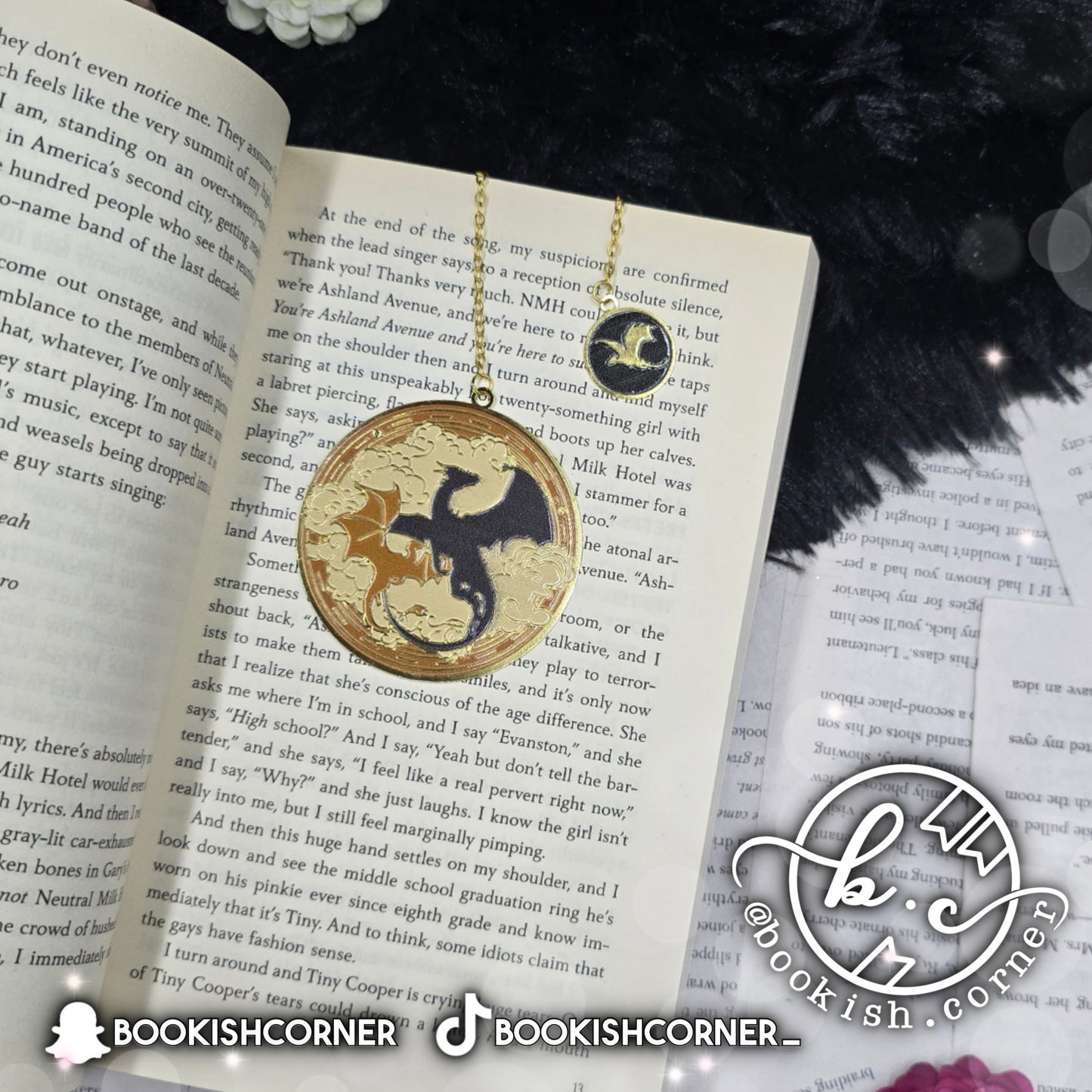 Fourth Wing Chain Bookmark (B)